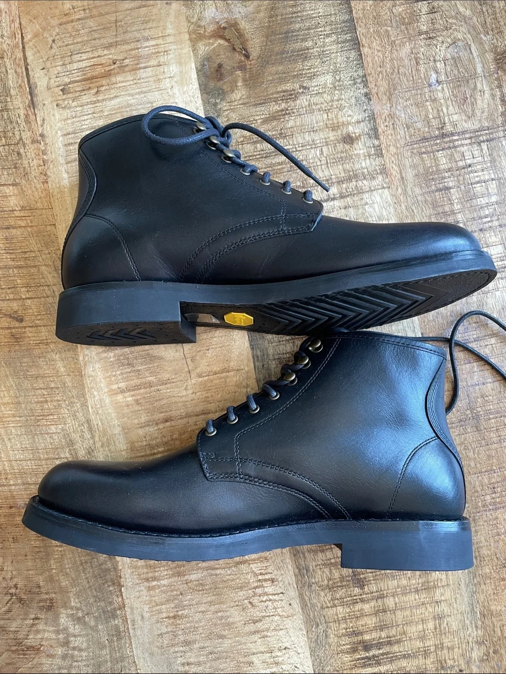 J. Crew Men's Black Size 9 Field Boots in English Leather Vibram Sole NEW CB047